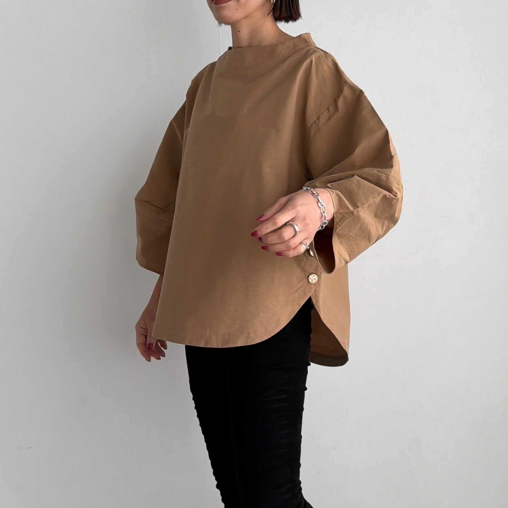 Lantern sleeve blouse