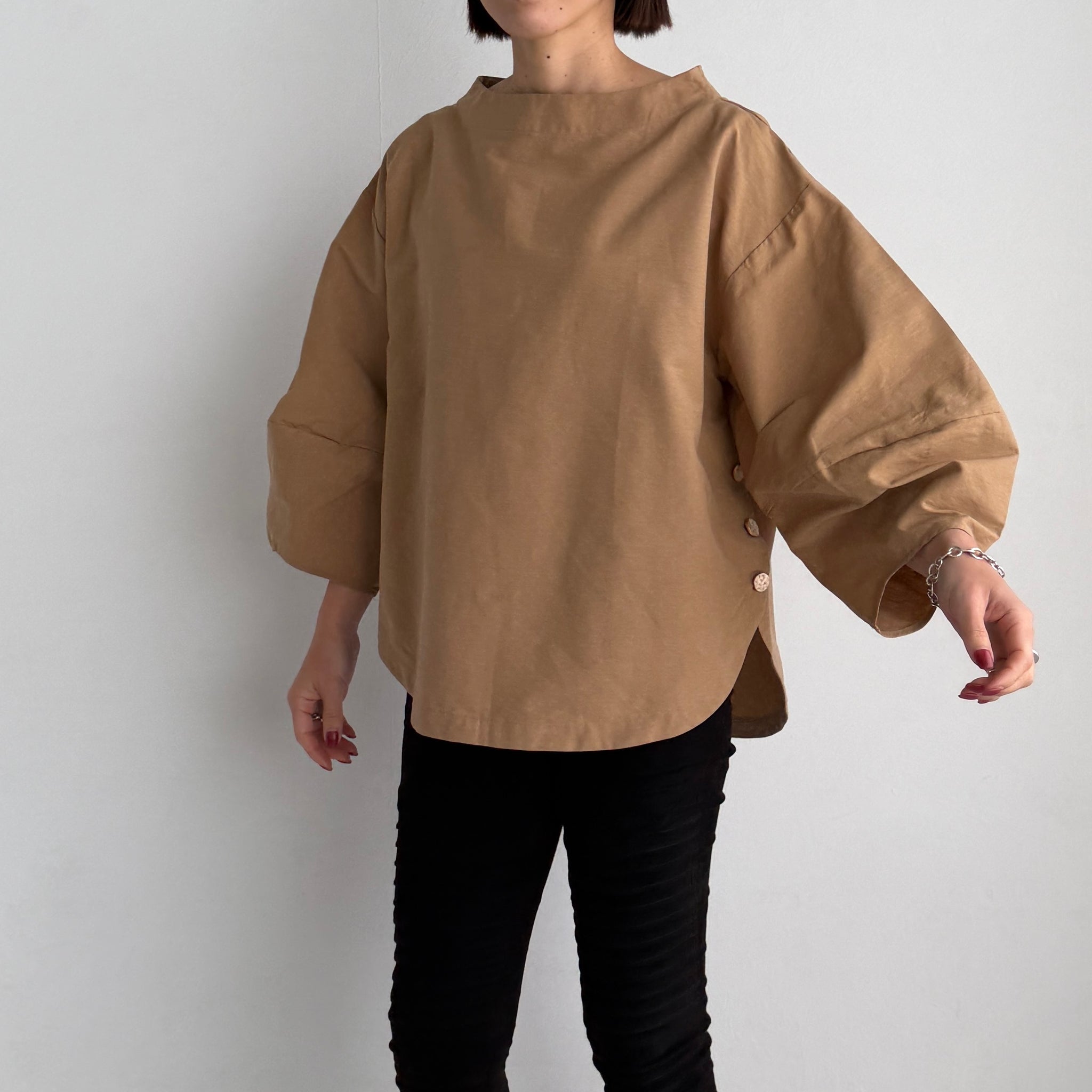 Lantern sleeve blouse