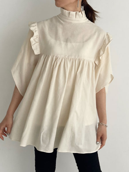 Frilly High-necked summer Blouse