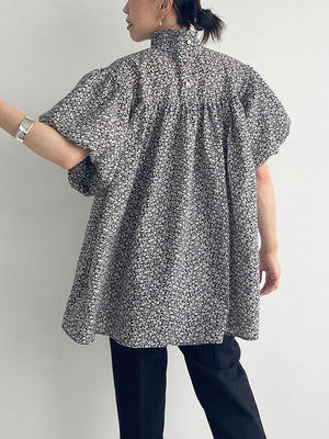 Ｈigh-necked design sleeve Blouse