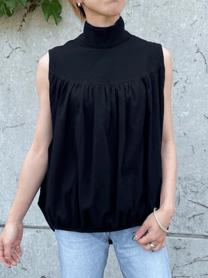 High-necked Sleeveless Shirt
